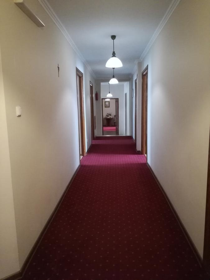 كيلتشي Hotel Srodmiejski المظهر الخارجي الصورة