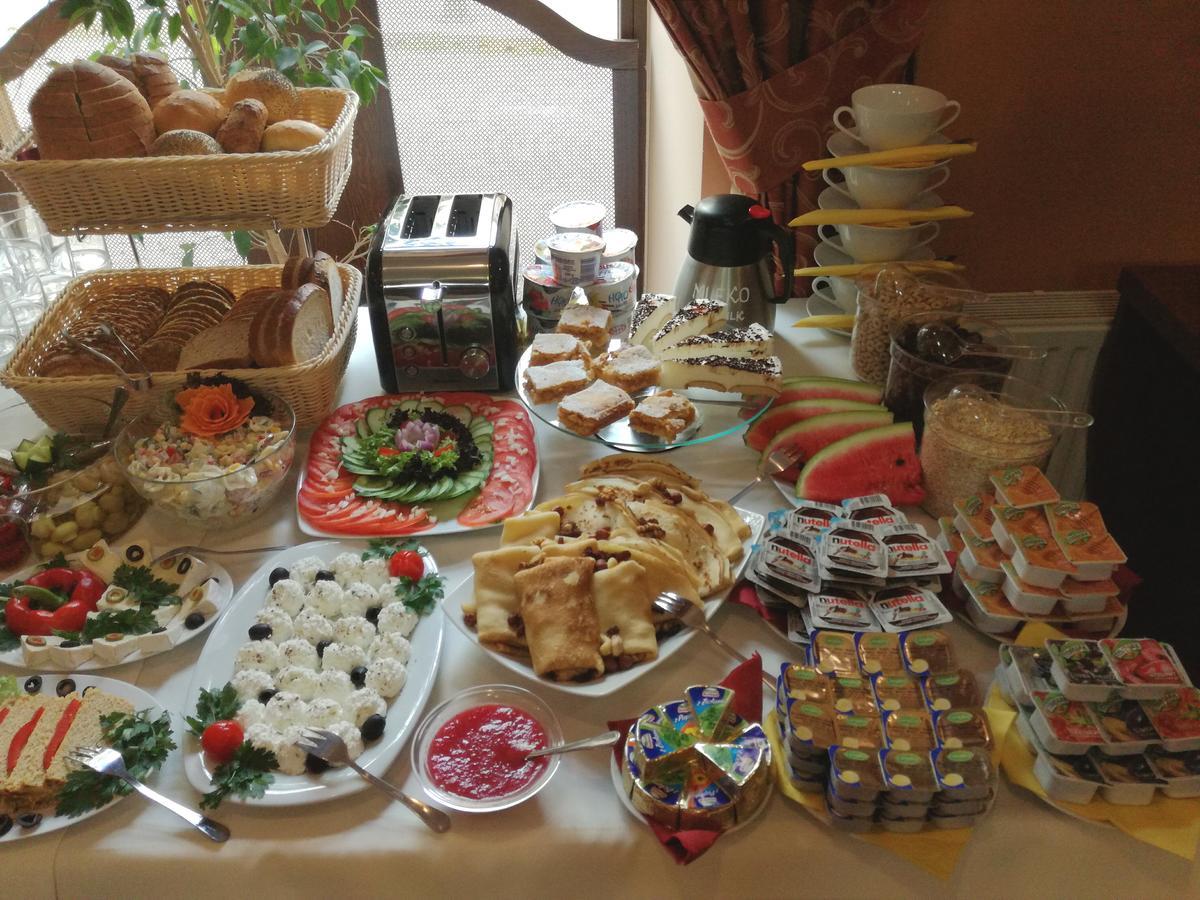 كيلتشي Hotel Srodmiejski المظهر الخارجي الصورة