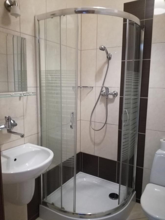 كيلتشي Hotel Srodmiejski المظهر الخارجي الصورة