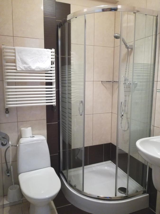 كيلتشي Hotel Srodmiejski المظهر الخارجي الصورة
